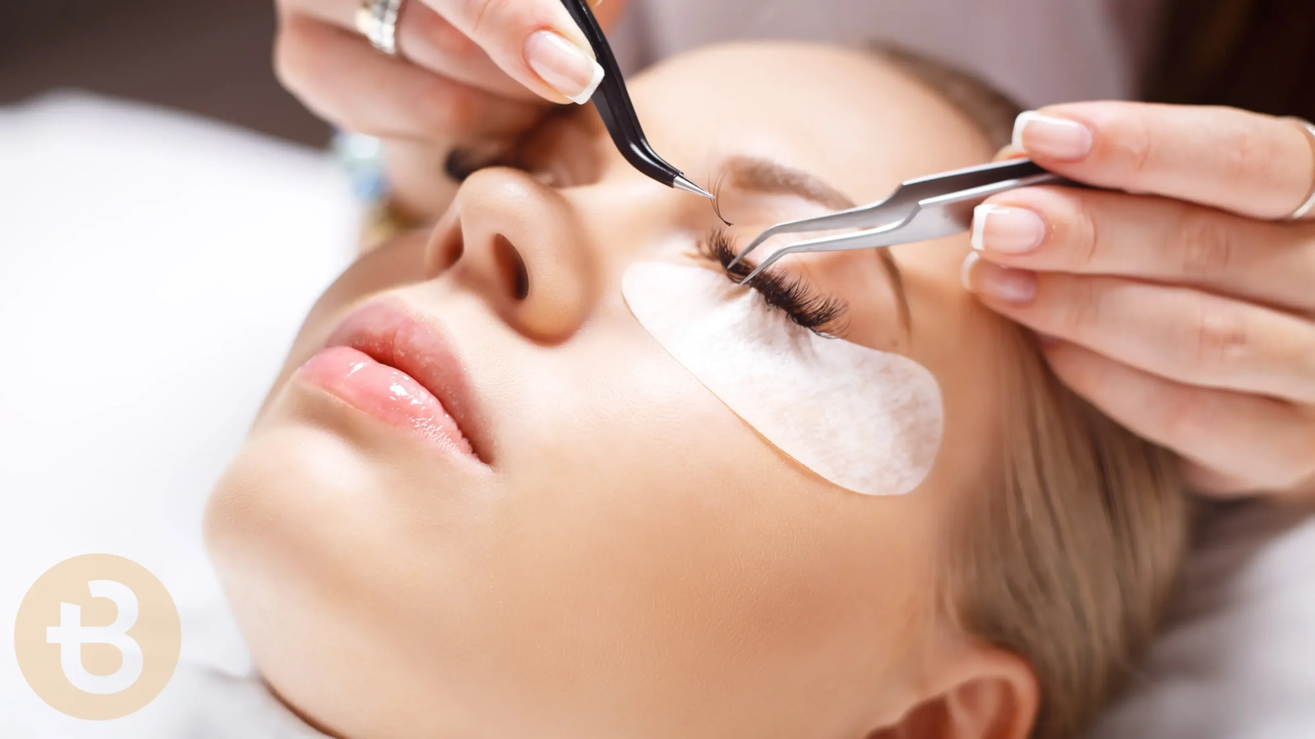 Eyelash Extension Training: What You'll Learn as a Beginner