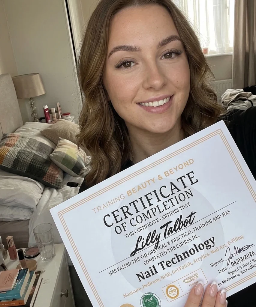 Student Lilly Accredited Certificate